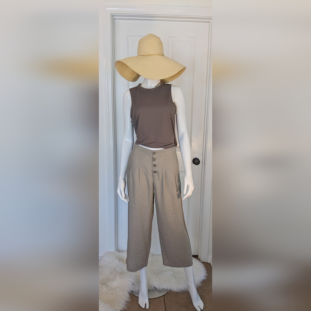 Sincerely Jules,55% Linen Cropped Pants ,With Pockets ,Size Small.